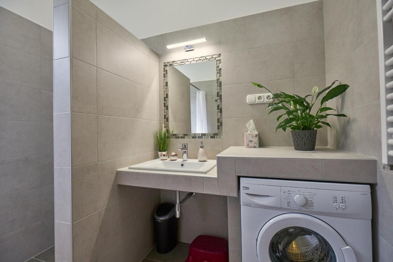 Amulett Comfort Apartment Hajdúszoboszló Esterno foto